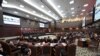 Sidang sengketa hasil pemilu 2024 berlangsung di gedung Mahkamah Konstitusi di Jakarta, pada 5 April 2024. (Foto: AFP/Adek Berry)