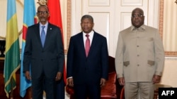 Paul Kagame, Presidente do Ruanda, João Lourenço, Presidente de Angola, e Félix Tshisekedi, Luanda, 6 julho 2022 (Photo by Jorge NSIMBA /AFP)