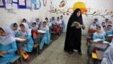 کلاس درس یک دبستان دخترانه در تهران. 