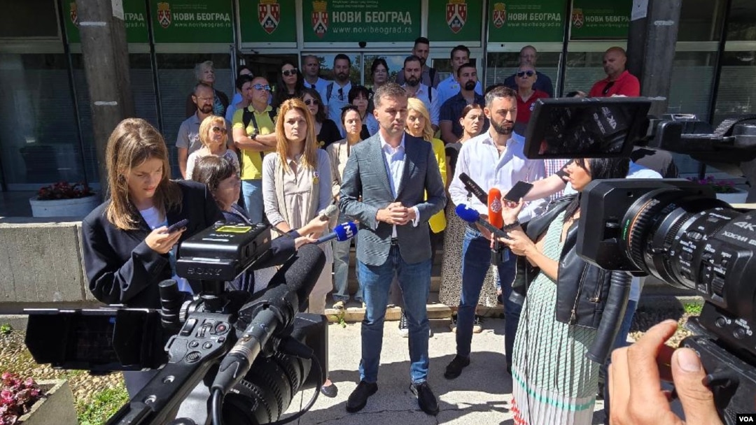 Konferencija za novinare pokreta Kreni-promeni na kojoj je nosilac liste tog pokreta Savo Manojlović saopštio dalje korake zbog navodnog pokušaja prekrajanja izborne volje građana u opštini Novi Beograd" (foto: Fonet / Marko Dragoslavić)