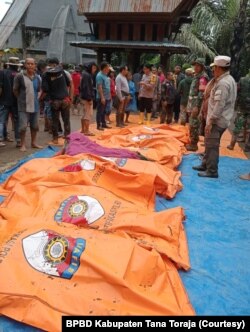 Sedikitnya 14 orang tewas akibat tanah longsor di Kabupaten Tana Toraja, Sulawesi Selatan, Sabtu (13/4). (Foto: Courtesy/BPBD Kab. Tana Toraja)