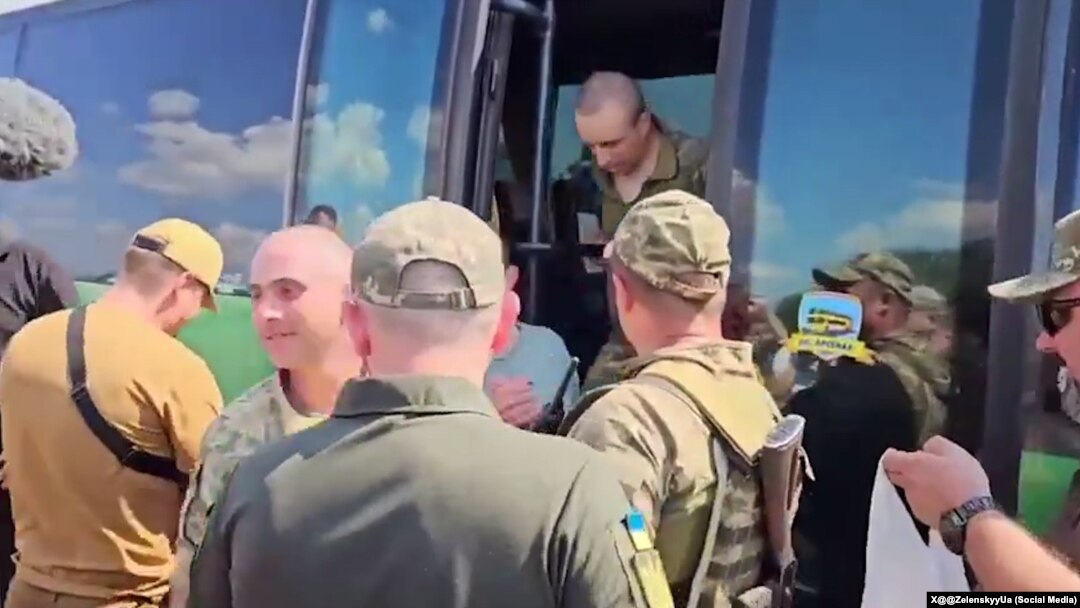 Razmenjeni ukrajinski vojnici (Foto: X@@ZelenskyyUa)
