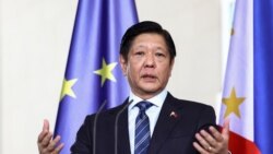 Tổng thống Philippines Ferdinand Marcos Jr. phát biểu tại một buổi họp báo ở Berlin, Đức, hôm 12/3. Ông Marcos nói "bạn bè trong cộng đồng quốc tế" đã "đề nghị giúp đỡ" Philippines để bảo vệ chủ quyền trên biển. 