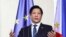 Tổng thống Philippines Ferdinand Marcos Jr. phát biểu tại một buổi họp báo ở Berlin, Đức, hôm 12/3. Ông Marcos nói "bạn bè trong cộng đồng quốc tế" đã "đề nghị giúp đỡ" Philippines để bảo vệ chủ quyền trên biển. 