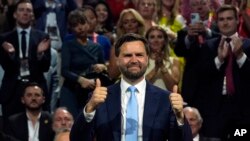 ທ່ານ ເຈ.ດີ. ແວນສ໌, ສະມາຊິກສະພາສູງ ຈາກລັດ ໂອໄຮໂອ, ຖືກເລືອກເປັນຜູ້ລົງສະໝັກແຂ່ງຂັນຮອງປະທານາທິບໍດີ ຮ່ວມກັບທ່ານ ທຣໍາ