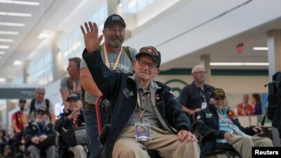 Insigne Vintage Veterans Touring Club De France – Pin's Auto Collection