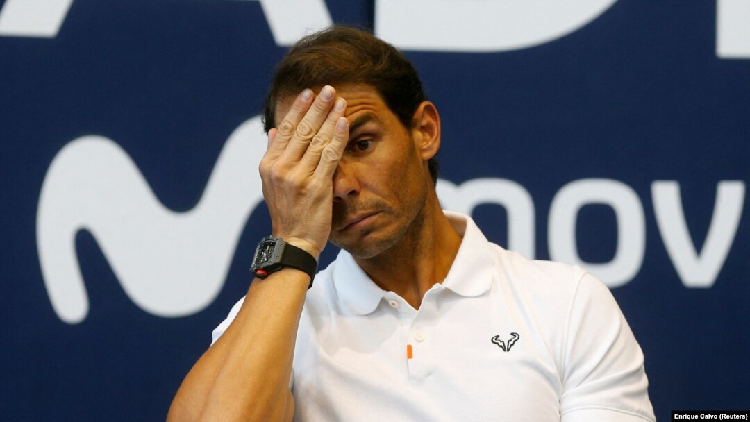 Rafael Nadal dari Spanyol saat konferensi pers, 2 Februari 2022. (Foto: REUTERS/Enrique Calvo)