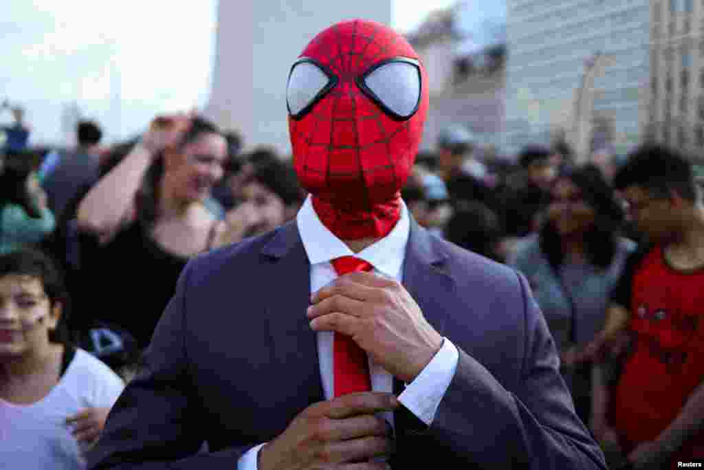 Обид да се постави Гинисов рекорд за најголем собир на луѓе облечени како Спајдермен, во Буенос Аирес, Аргентина, 29 октомври , 2023 година.