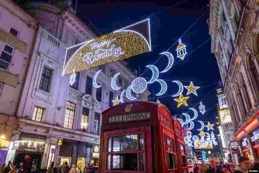 لندن میں رمضان کے استقبال کے لیے گلیوں کو سجایا گیا ہے۔