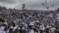 La foule rassemblée pour un meeting du Front patriotique rwandais, le parti du président Kagame.