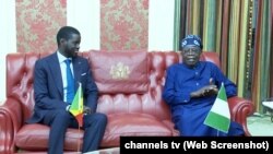 Shugaban Najeriya, Bola Tinubu da takwaransa na kasar Senegal, Bassirou Diomaye Faye a fadar shugaban kasar Najeriya ta Aso Rock.