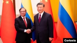 El presidente de China, Xi Jinping, recibe en una visita de Estado a su homólogo colombiano Gustavo Petro. [Foto: cortesía Presidencia de Colombia]