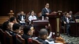 Calon presiden Anies Baswedan saat menggugat hasil pemilu di Mahkamah Konstitusi, Jakarta, 27 Maret 2024. (Antara Foto/Aprillio Akbar/via REUTERS)