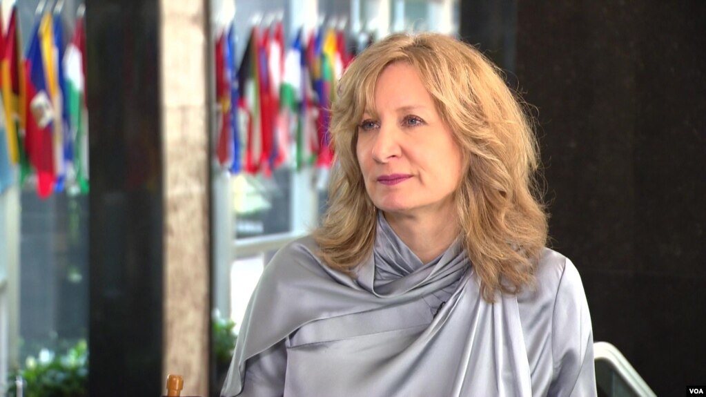 Ảnh chụp màn hình từ cuộc phỏng vấn của VOA với Beth Van Schaack, đại sứ lưu động của Bộ Ngoại giao về tư pháp hình sự toàn cầu, ngày 22 tháng 2 năm 2023.