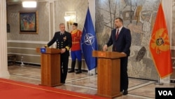 Predsjedavajući Vojnog komiteta NATO-a Rob Bauer i ministar odbrane Crne Gore Dragan Krapović u Podgorici.
