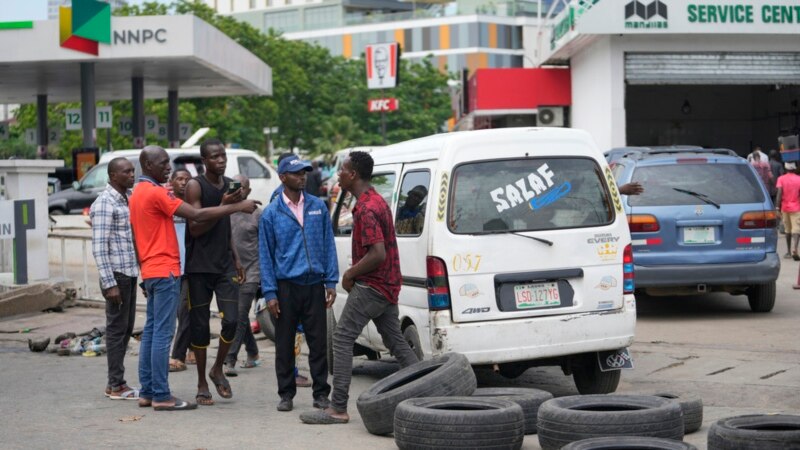 Au Nigeria, le prix du carburant a quasiment triplé en deux jours