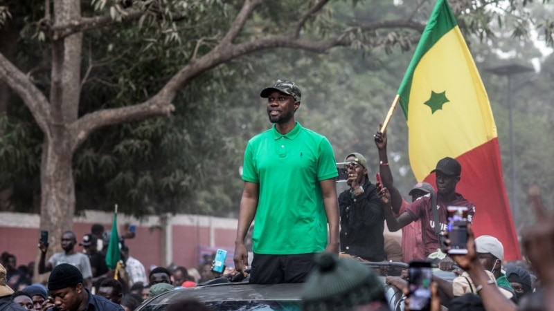 Menacé d'inéligibilité, l'opposant Sonko entame un retour à risques à Dakar