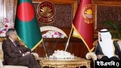 বুধবার (২৩ অগাস্ট) বাংলাদেশ সফররত সৌদি আরবের হজ ও ওমরাহবিষয়ক মন্ত্রী ড. তৌফিক বিন ফাওজান আল-রাবিয়াহ বঙ্গভবনে বাংলাদেশের রাষ্ট্রপতি মো. সাহাবুদ্দিনের সাথে সৌজন্য সাক্ষাৎ করেছেন। 