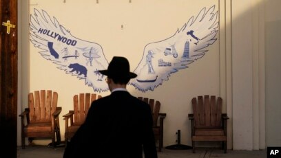 Jewish Diaspora Mourns Attack on Israel But Carries on by Celebrating  Holidays