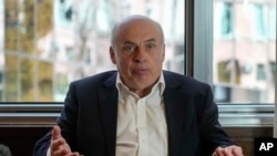 Израильский правозащитник Натан Щаранский во время интервью агентству The Associated Pressс в Киеве, 6 октября 2021 г.