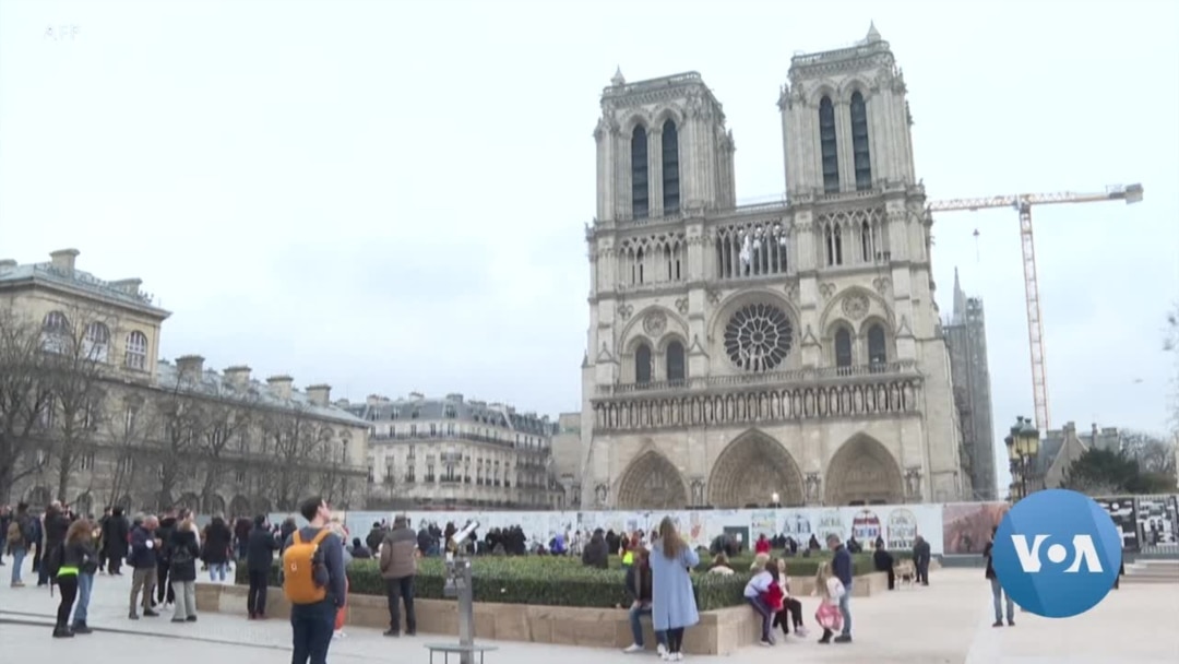 Watch CBS Evening News: Notre Dame restoration chief dies at 74