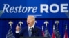 Presiden As Joe Biden berbicara mengenai hak aborsi dalam kunjungannya ke Tampa, Florida, pada 23 April 2024. (Foto: Reuters/Kevin Lamarque)
