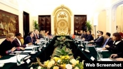 资料照片: 2024年3月1日河内举行第十届越美亚太对话会