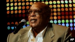 FILE - Jazz and soul pianist and singer Les McCann performs on stage June 30, 2006, in Montreux, Switzerland. 