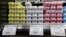 Harga telur di HarvesTime Foods, Chicago, 5 Januari 2023. (AP/Teresa Crawford)