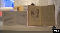 Pameran buku anak-anak bertajuk "Building Stories" di Museum Bangunan Nasional, Washington DC. (VOA video/Maxim Adams) z