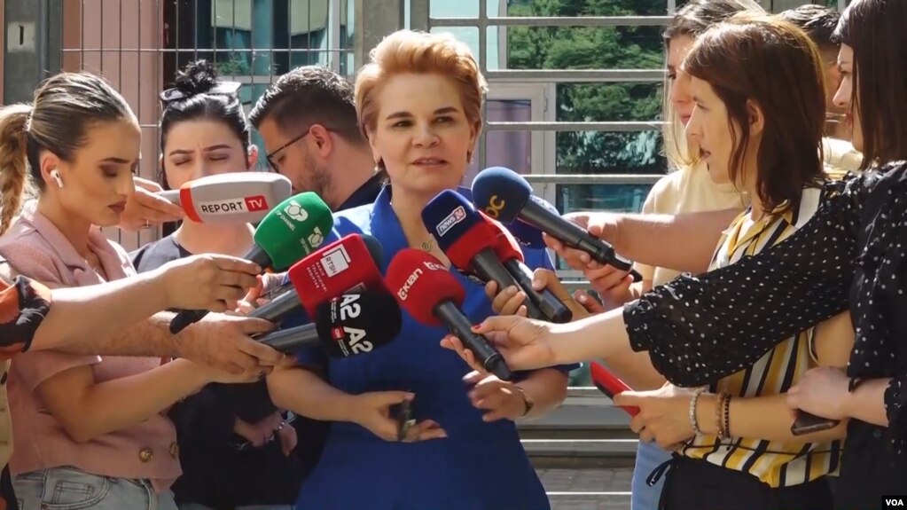 Nën hetim pasuror, Monika Kryemadhi mbi 5 orë në Prokurorinë e Posaçme