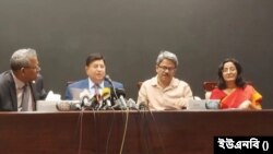  পররাষ্ট্র মন্ত্রণালয়ে আয়োজিত এক সংবাদ সম্মেলনে পররাষ্ট্রমন্ত্রী ড. এ কে আব্দুল মোমেন, পররাষ্ট্র প্রতিমন্ত্রী মো. শাহরিয়ার আলম ও অন্যান্যরা।

