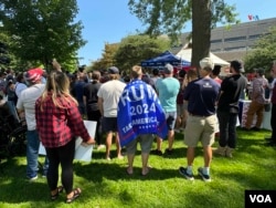 La vigilia en apoyo a Donald Trump en Milwaukee reunió a docenas de simpatizantes del expresidente.