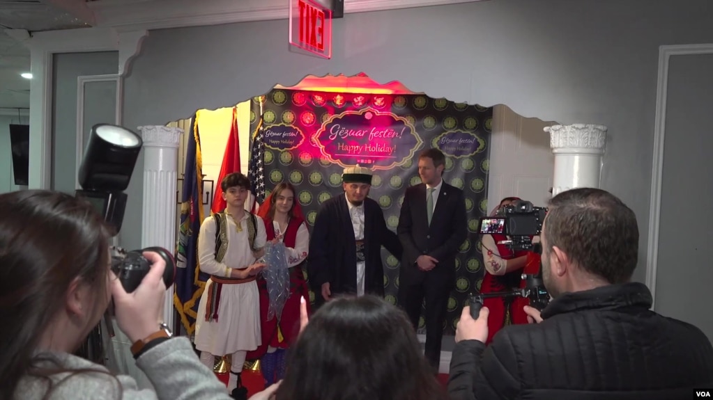 Komuniteti bektashi shqiptaro-amerikan në Miçigan feston Ditën e Novruzit