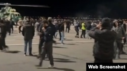 تصاویری از معترضان بر روی باند فرودگاهی در داغستان روسیه