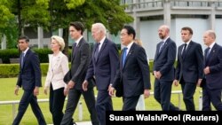 ဂျပန်နိုင်ငံ ဟီရိုရှီးမားမြို့မှာကျင်းပနေတဲ့ G7 ထိပ်သီးစည်းဝေးပွဲအတွင်း G7 အဖွဲ့ဝင် ခေါင်းဆောင်များကိုတွေ့ရစဉ် (မေ ၁၉၊ ၂၀၂၃)
