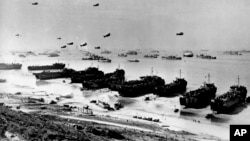 Dio plaže Omaha u junu 1944., tokom operacije kodnog naziva Overlord, za invaziju saveznika na obalu Normandije u Francuskoj tokom Drugog svjetskog rata.