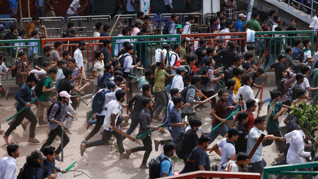 Tomoqqa chuqur kirib borgan ikkita sik