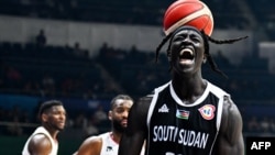 Pour leur dernier match de préparation le 20 juillet, les Sud-Soudanais de Wenyen Gabriel ont malmené les Etats-Unis, s'inclinant d'un point (101-100).