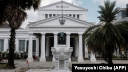 Museum Nasional yang sedang direnovasi di Jakarta, 22 April 2024. (Foto: Yasuyoshi/AFP)