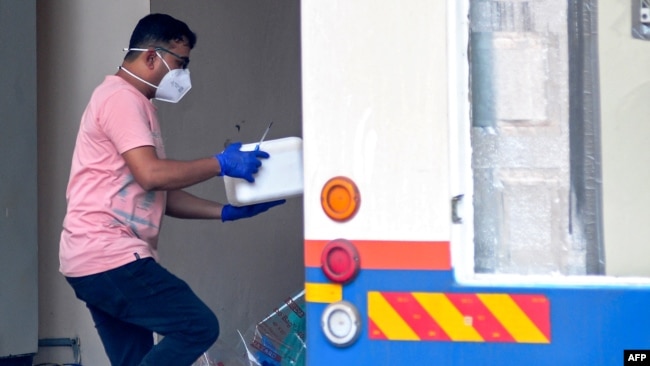 https://gdb.voanews.com/01000000-0aff-0242-e9dc-08dbb646fc57_w650_r1_s.jpg