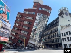 Sebuah bangunan rusak di Hualien, setelah gempa besar melanda timur Taiwan. (Foto: AFP)