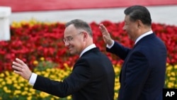 中國領導人習近平在北京人大會堂外為來訪的波蘭總統杜達（Andrzej Duda）舉行歡迎儀式。 （2024年6月24日）