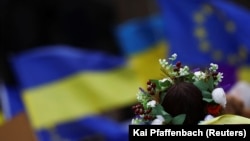 (FILE) A person taking part in a pro-Ukrainian demonstration during the Munich Security Conference.