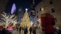 Holiday Window Displays Pack the Streets of New York City