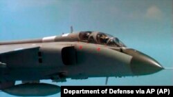  Pentágono divulgou imagens de algumas das mais de 180 interceptações de aviões de guerra dos EUA por aeronaves chinesas que ocorreram nos últimos dois anos 