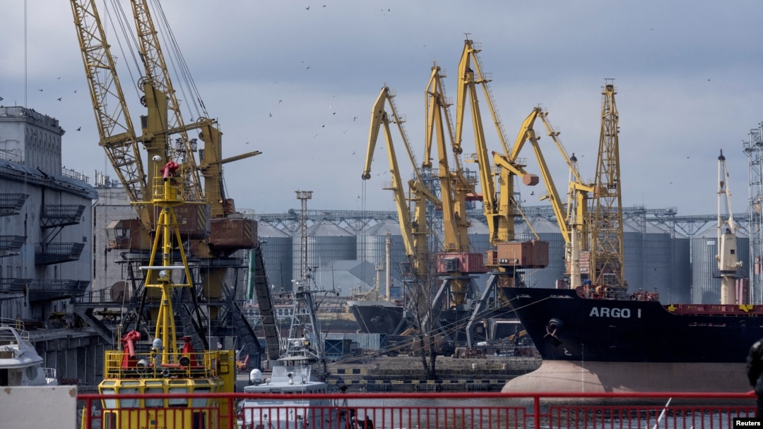 Terminal biji-bijian di Pelabuhan Odesa, Ukraina, 10 April 2023. (Foto: Ritzau Scanpix/Bo Amstrup via REUTERS)