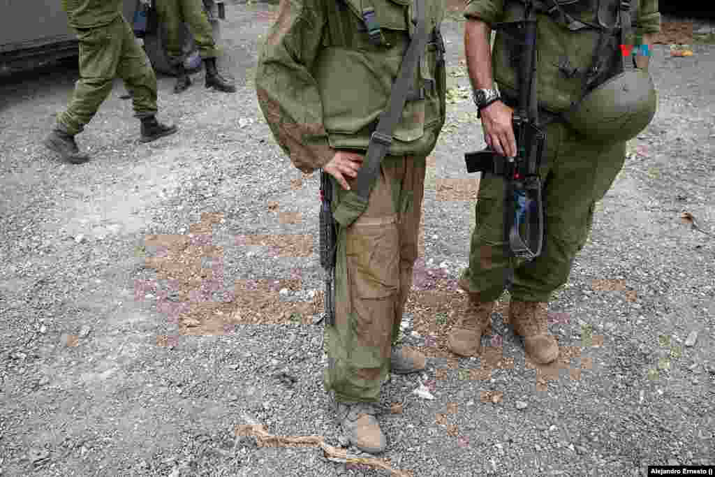 Soldados de las Fuerzas de Defensa de Israel custodian la zona norte del país, muy cerca de la frontera con Líbano,&nbsp;el 31 de octubre de 2023.