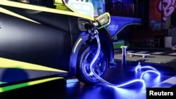 中國品牌電動車比亞迪在墨西哥的墨西哥城發佈廉價電動車海鷗迷你車款。（2024年2月28日）