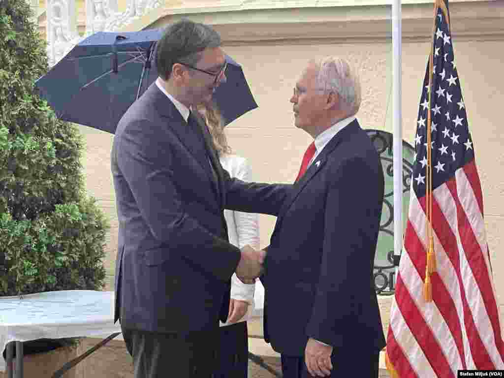 Predsednik Srbije Aleksandar Vučić i ambasador SAD Kristofer Hil